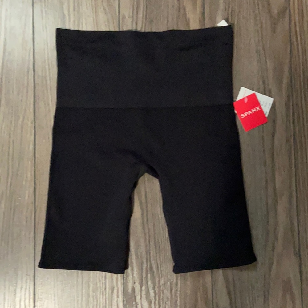 NWT Spanx Black Bike Short Size M